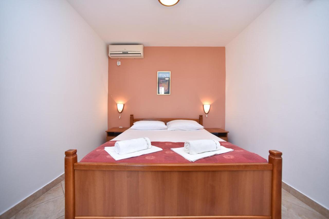 Apartmani Soljaga Petrovac Exteriör bild