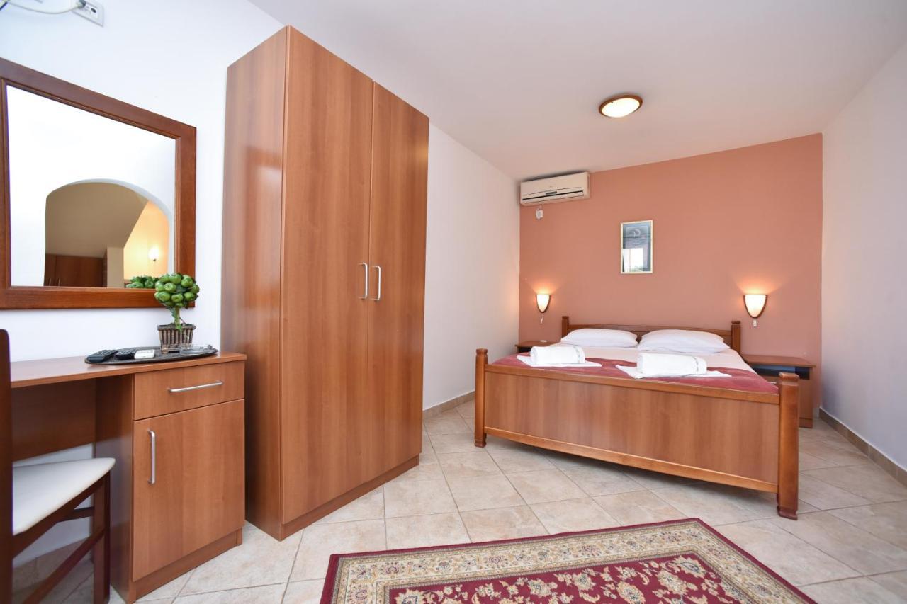 Apartmani Soljaga Petrovac Exteriör bild