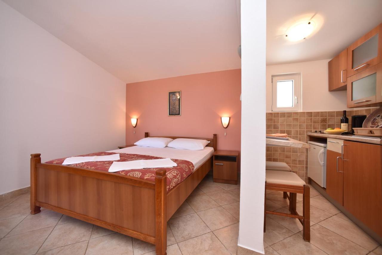 Apartmani Soljaga Petrovac Exteriör bild